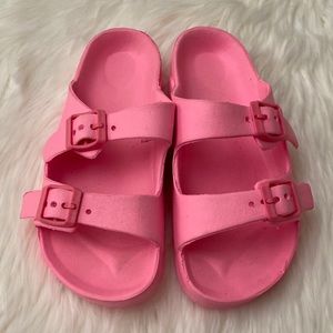 New, never worn, pink sandals.